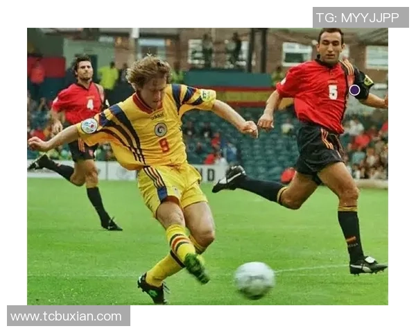 足球巨星与子女同场竞技父爱传承与运动天赋的完美融合